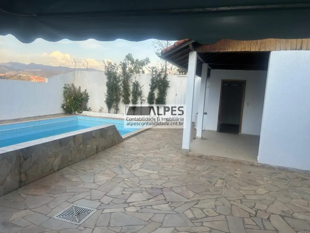 Foto 2 de Casa de 5 quartos (3 suítes) com piscina, sauna e área gourmet, Pinheirinho