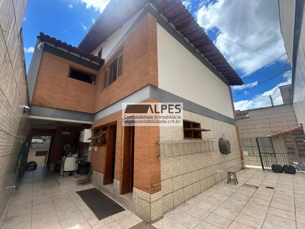 Foto 3 de Casa de 5 quartos (3 suítes) com piscina aquecida e área gourmet, Pinheirinho