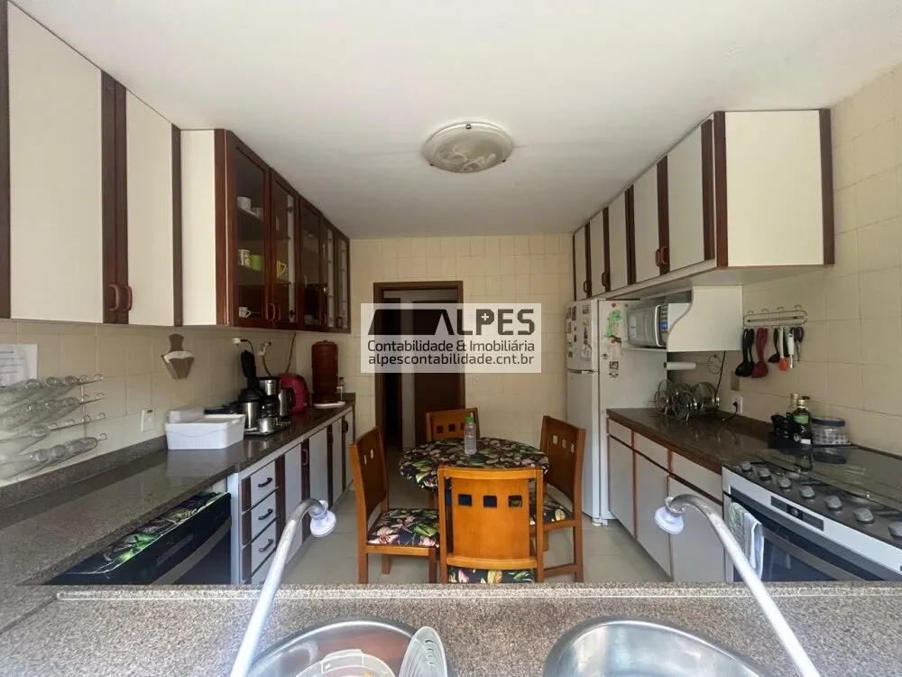 Foto 5 de Casa de 5 quartos (3 suítes) com piscina aquecida e área gourmet, Pinheirinho