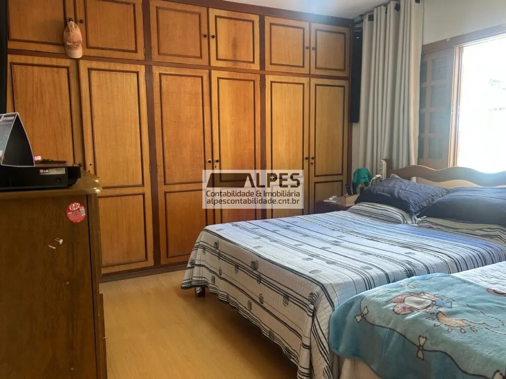 Foto 7 de Casa de 5 quartos (3 suítes) com piscina aquecida e área gourmet, Pinheirinho