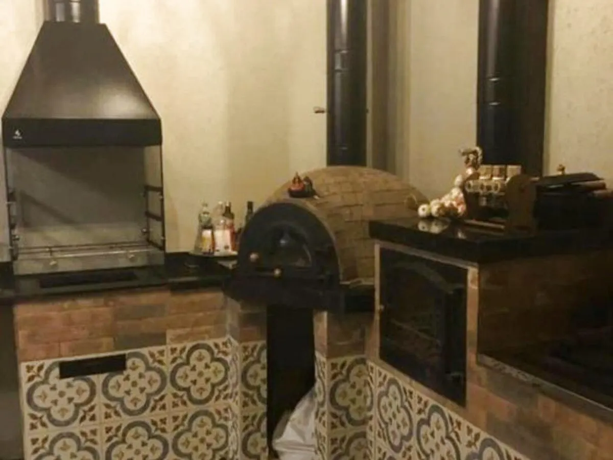 Foto 3 de Casa de 5 quartos (2 suítes) com piscina aquecida e espaço gourmet, Pinheirinho