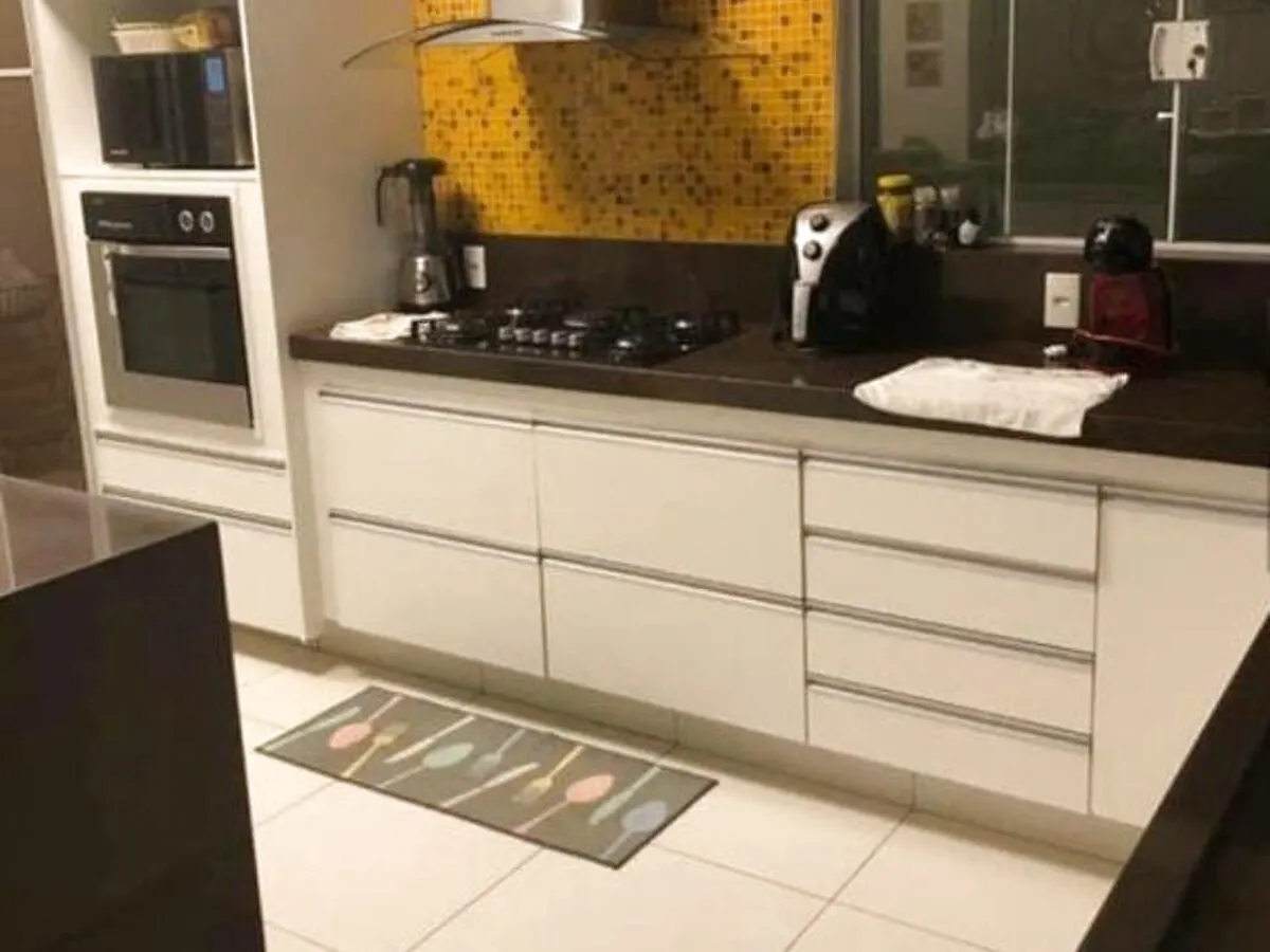 Foto 4 de Casa de 5 quartos (2 suítes) com piscina aquecida e espaço gourmet, Pinheirinho