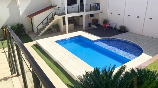 Foto 1 de Casa de 5 quartos (2 suítes) com piscina e jardins em terreno de 784 m², BPS