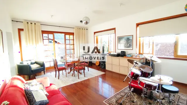 Foto 1 de Casa de 5 quartos em quatro pavimentos com área gourmet e vista, Oriente