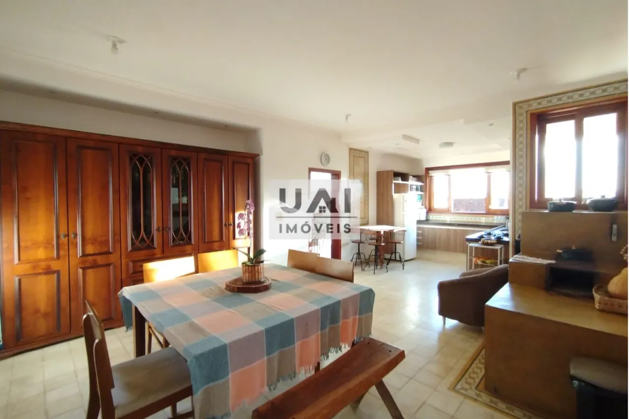 Foto 3 de Casa de 5 quartos em quatro pavimentos com área gourmet e vista, Oriente