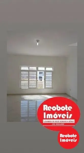 Foto 2 de Casa de 5 quartos com sala de jantar e 2 vagas, perto do Centro, Boa Vista