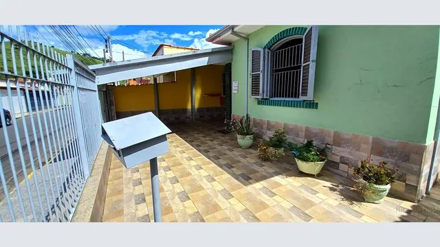 Foto 1 de Casa de 5 quartos (2 suítes) com edícula e aquecedor solar, São Vicente