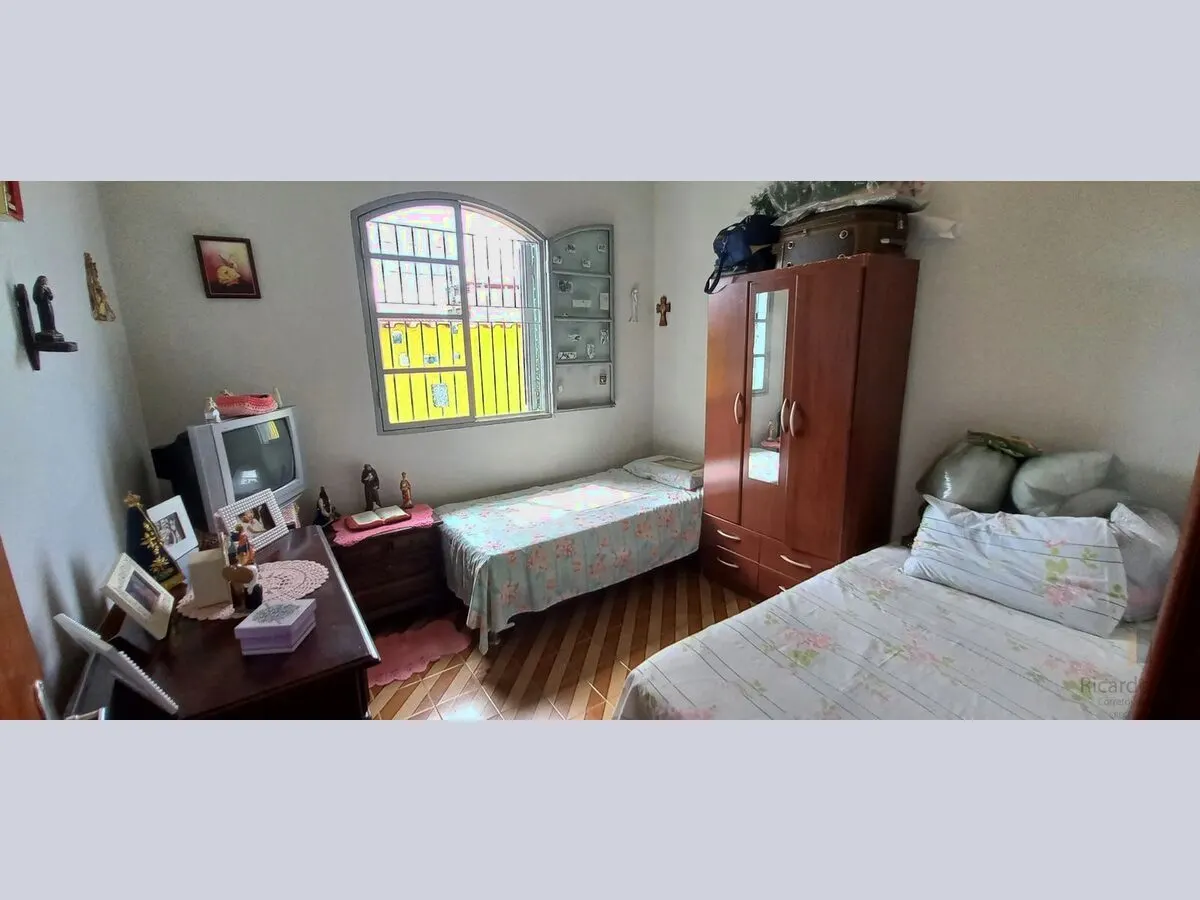 Foto 8 de Casa de 5 quartos (2 suítes) com edícula e aquecedor solar, São Vicente