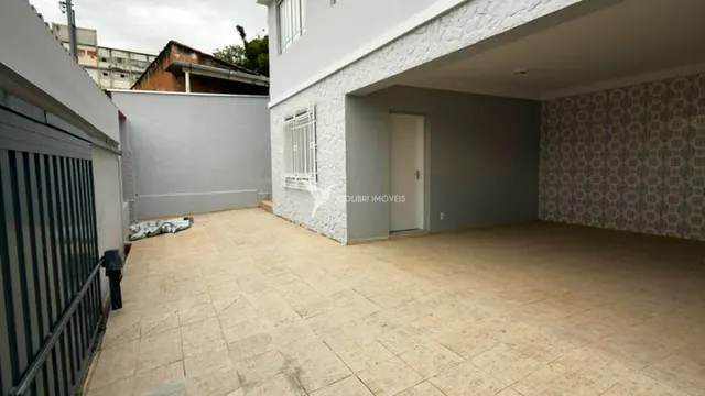 Foto 1 de Casa de 5 quartos (4 suítes) para alugar com área de churrasqueira, Oriente