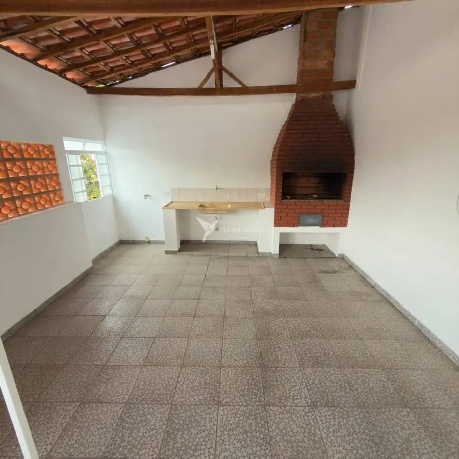 Foto 5 de Casa de 5 quartos (4 suítes) para alugar com área de churrasqueira, Oriente