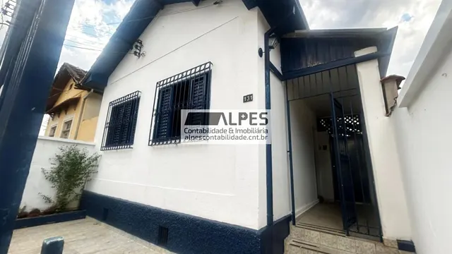 Foto 1 de Casa de 6 quartos com edícula e quintal, Morro Chic