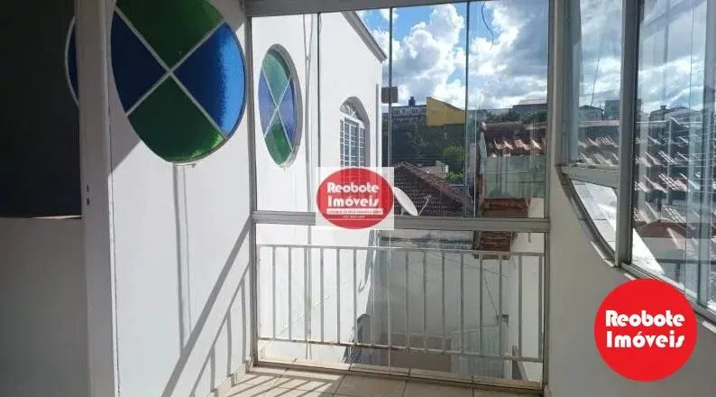 Foto 2 de Casa de 3 quartos (1 suíte) com edícula de 2 quartos, Morro Chic