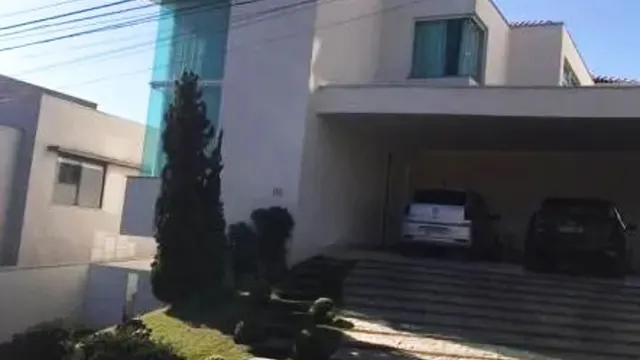 Foto 1 de Casa de alto padrão com 6 quartos (2 suítes) e área gourmet, Centro