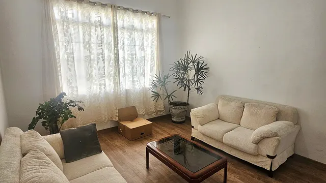 Casa de 6 quartos com escritório e área verde de 1.480 m², Centro