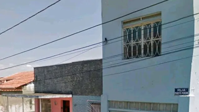Casa de 6 quartos para reforma perto da Climed, Morro Chic