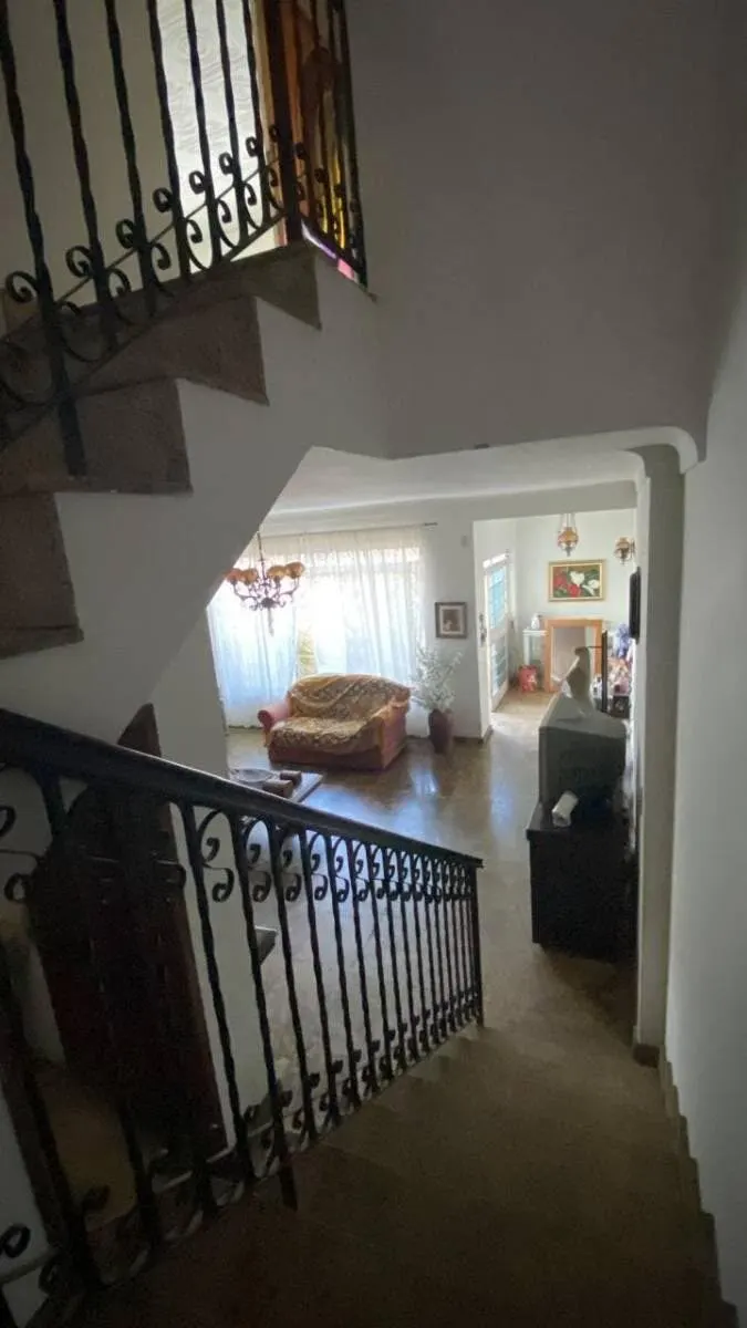 Foto 5 de Casa dos anos 90 com 6 quartos (2 suítes) e amplo espaço, São Vicente