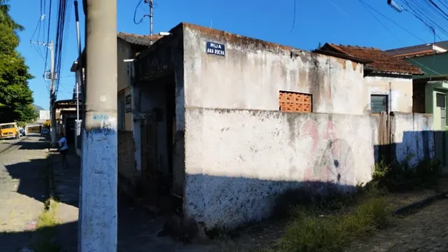 Foto 1 de Casa de 60 m² em terreno de esquina para reformar, Varginha