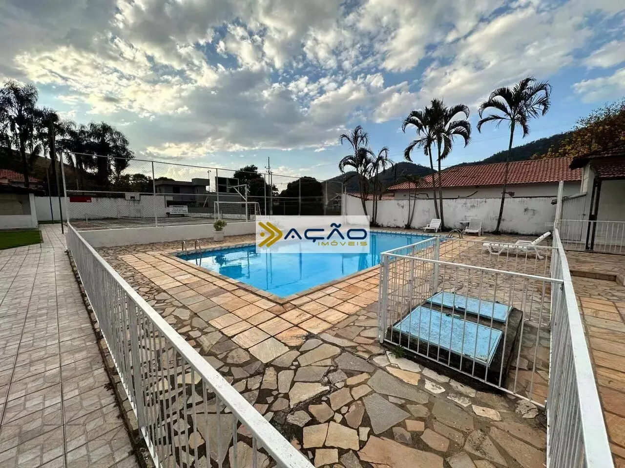 Foto 3 de Casa de 7 quartos (2 suítes) com piscina em condomínio, Santa Rosa