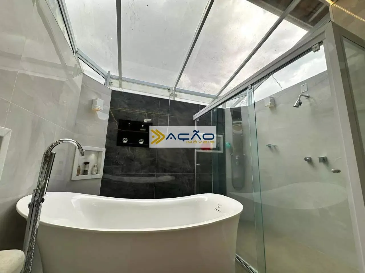 Foto 7 de Casa de 7 quartos (2 suítes) com piscina em condomínio, Santa Rosa
