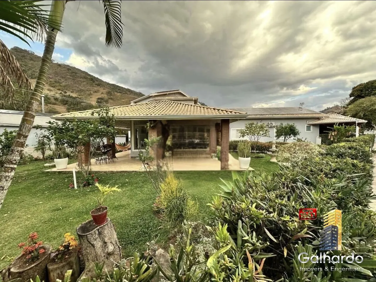 Foto 2 de Casa de 7 quartos (2 suítes) com piscinas e sauna em condomínio, Santa Rosa