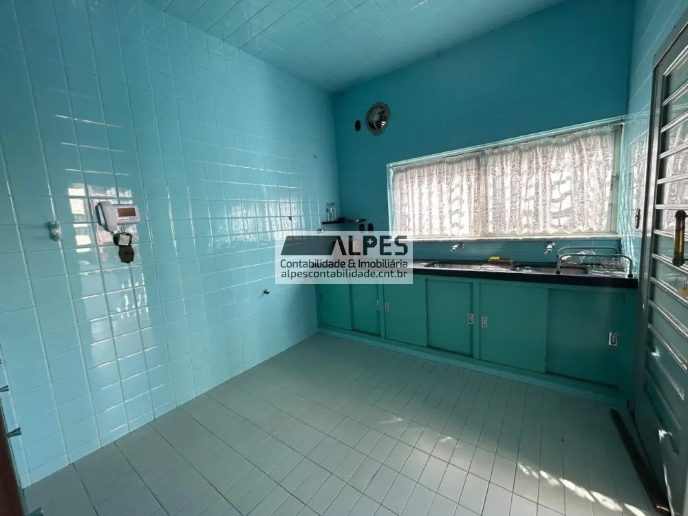 Foto 5 de Casa de 7 quartos (1 suíte) com salão de festas e 7 vagas, Morro Chic