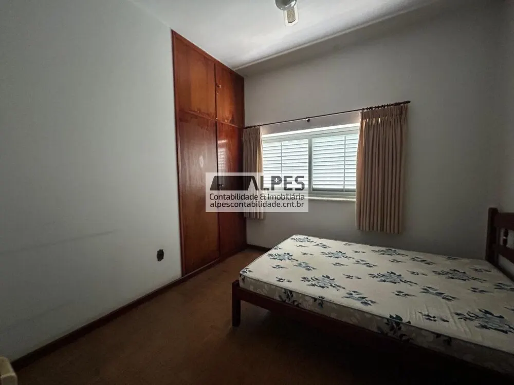 Foto 6 de Casa de 7 quartos (1 suíte) com salão de festas e 7 vagas, Morro Chic