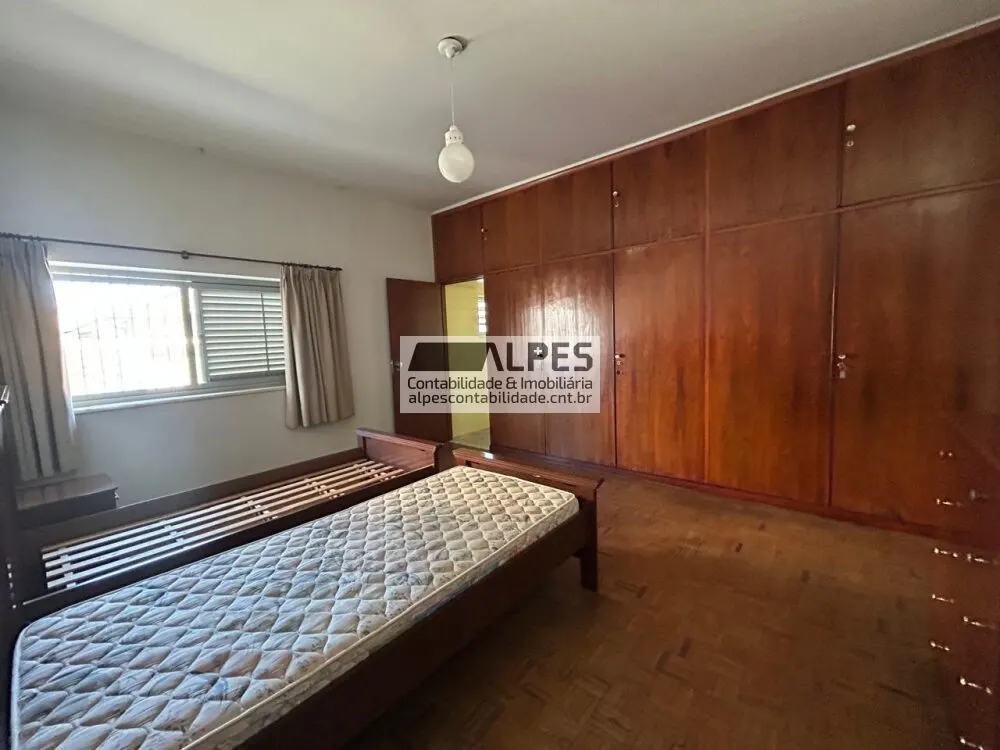 Foto 7 de Casa de 7 quartos (1 suíte) com salão de festas e 7 vagas, Morro Chic