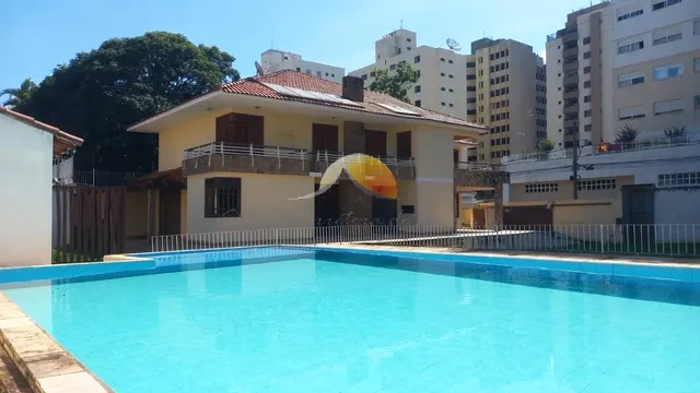 Foto 1 de Casa de 7 quartos (4 suítes) com piscina, lareira e garagem para 4 carros, BPS