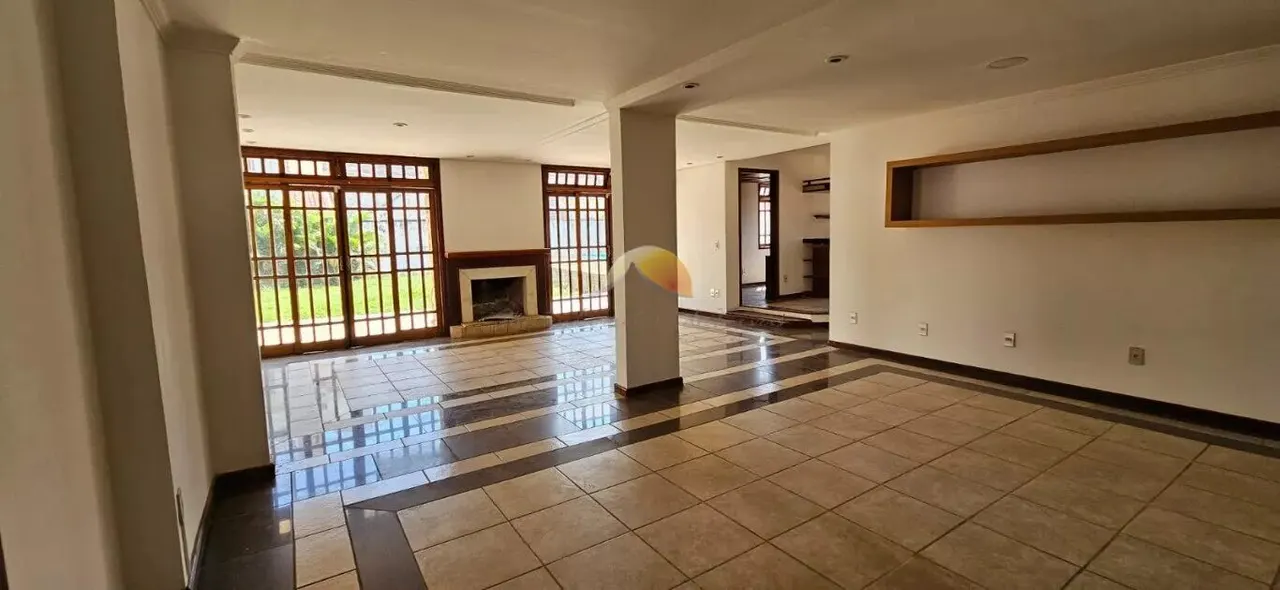 Foto 4 de Casa de 7 quartos (4 suítes) com piscina, lareira e garagem para 4 carros, BPS