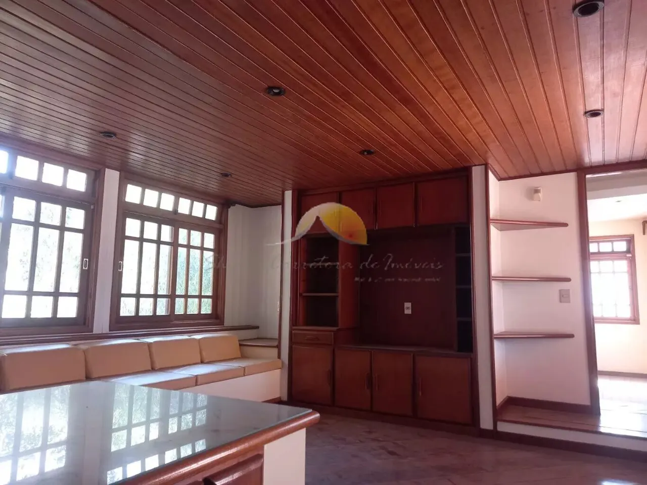 Foto 5 de Casa de 7 quartos (4 suítes) com piscina, lareira e garagem para 4 carros, BPS