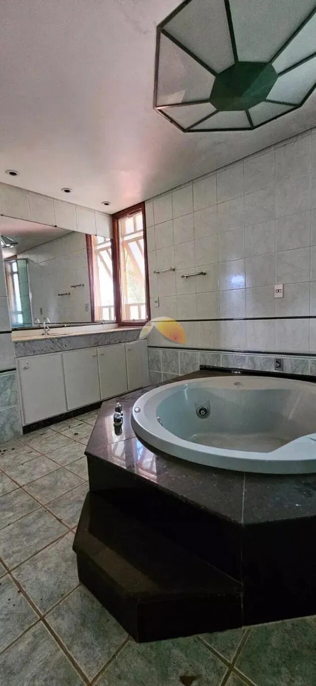 Foto 7 de Casa de 7 quartos (4 suítes) com piscina, lareira e garagem para 4 carros, BPS