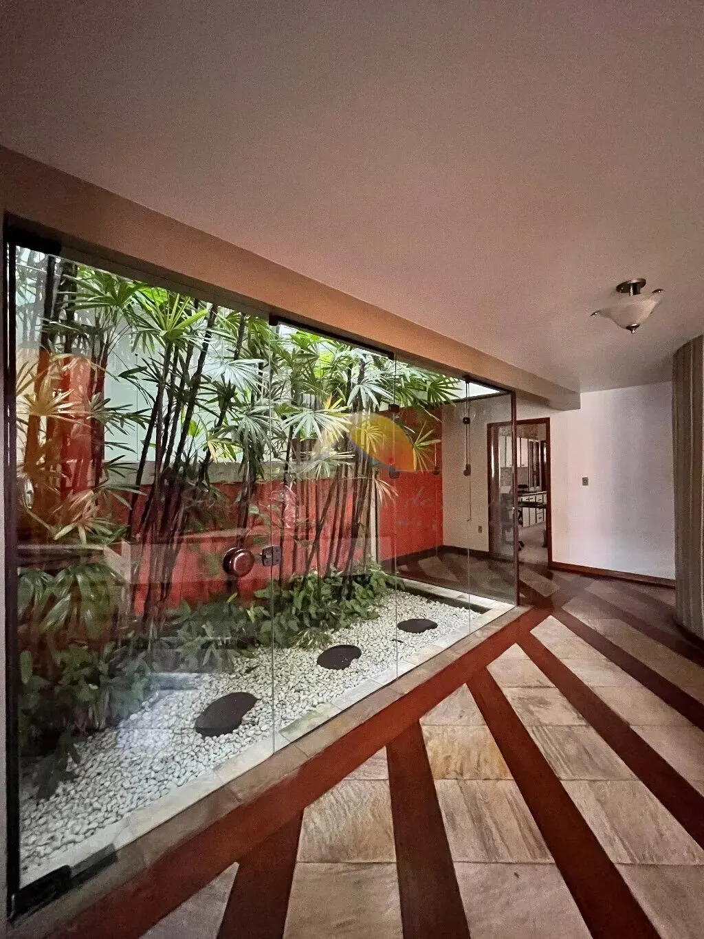 Foto 4 de Casa de alto padrão com 2 suítes, piscina e área gourmet, Pinheirinho