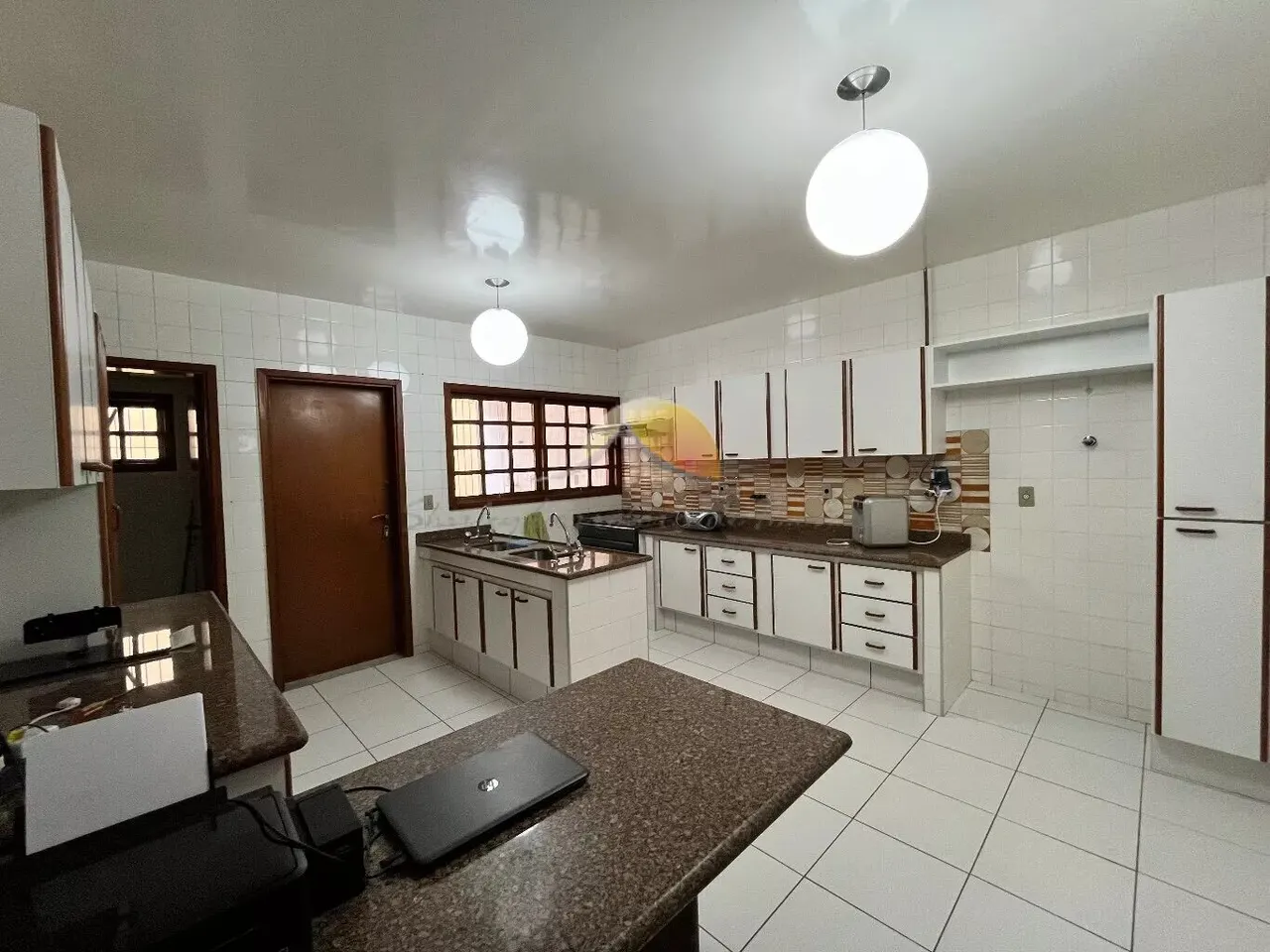 Foto 7 de Casa de alto padrão com 2 suítes, piscina e área gourmet, Pinheirinho