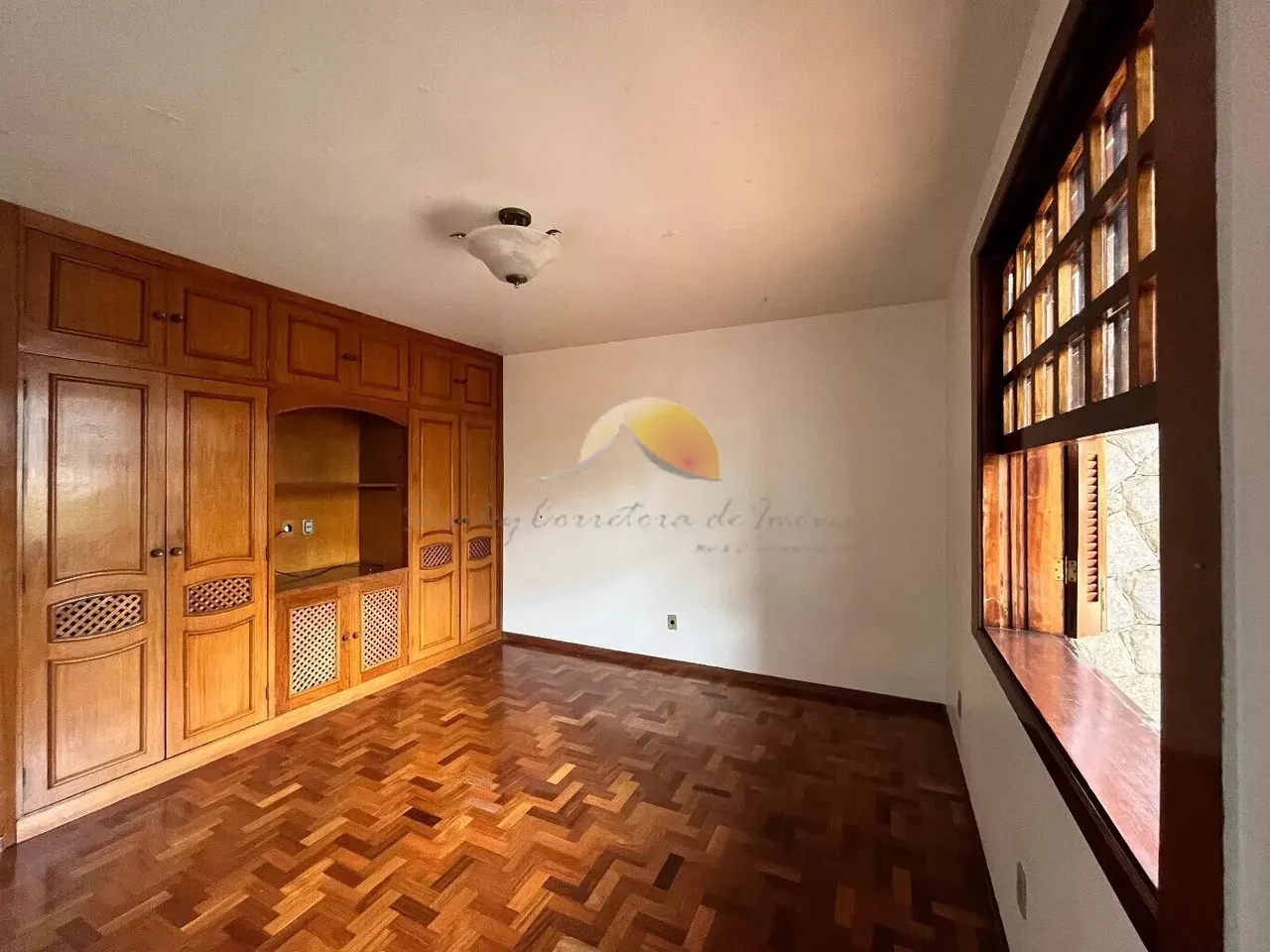 Foto 8 de Casa de alto padrão com 2 suítes, piscina e área gourmet, Pinheirinho