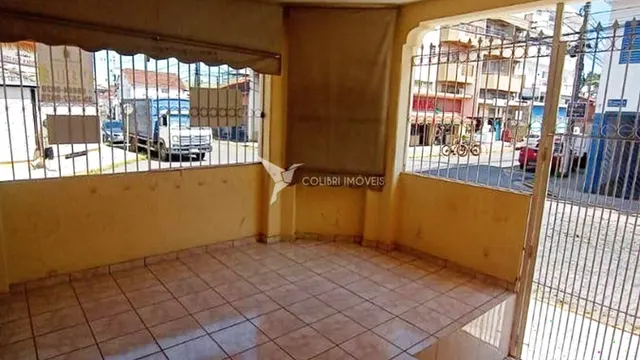 Casa de 2 quartos (1 suíte) de esquina com ponto comercial, Morro Chic