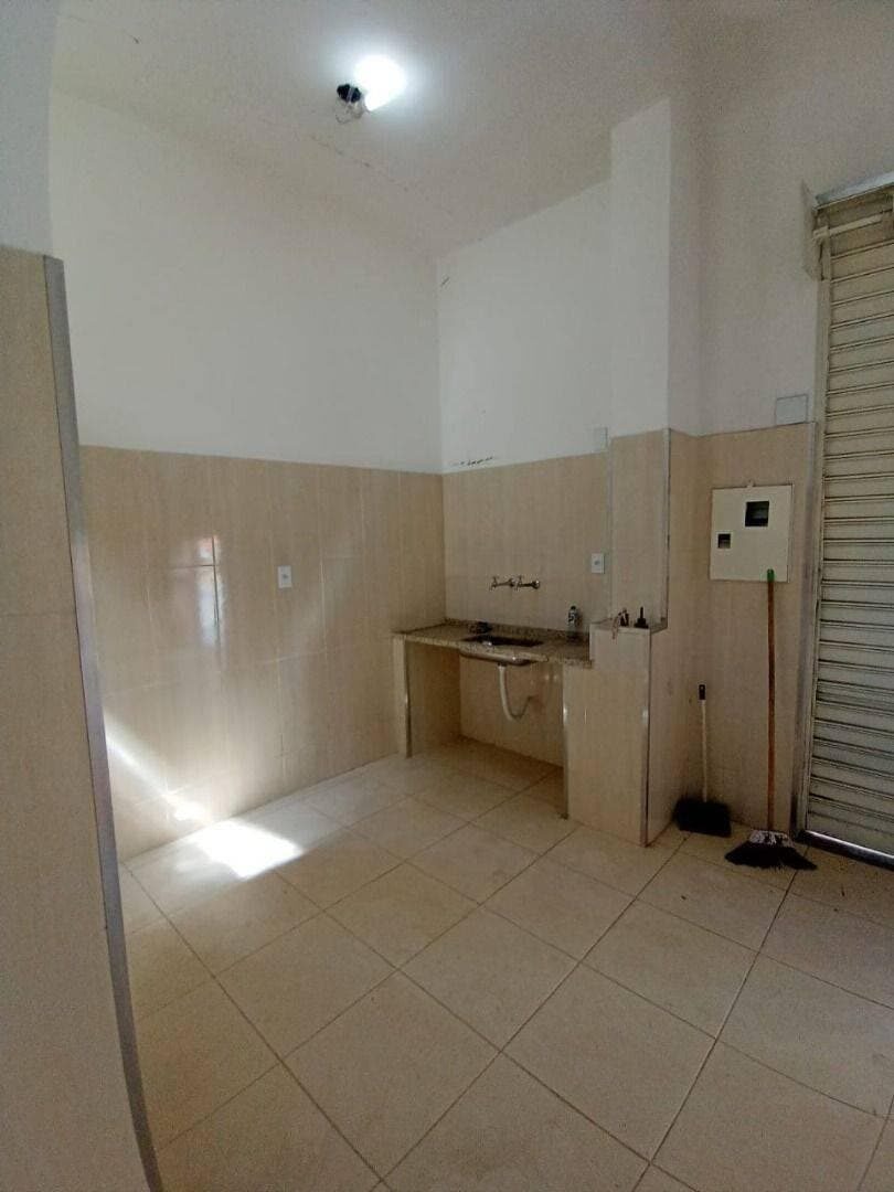Foto 5 de Casa de 2 quartos (1 suíte) de esquina com ponto comercial, Morro Chic