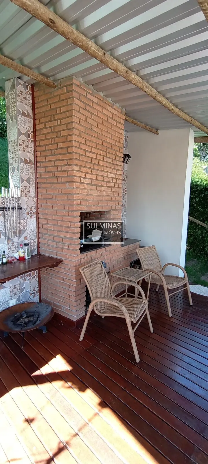 Foto 4 de Casa estilo chalé de 2 quartos (1 suíte) com hidromassagem e churrasqueira, Pinheirinho