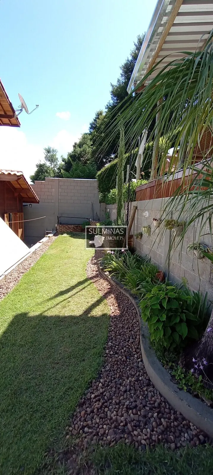 Foto 8 de Casa estilo chalé de 2 quartos (1 suíte) com hidromassagem e churrasqueira, Pinheirinho