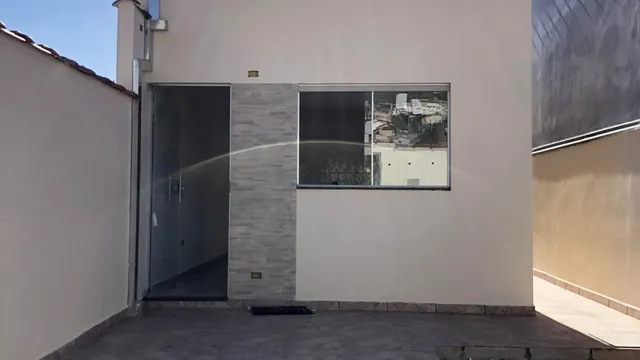 Foto 1 de Casa nova de 2 quartos (1 suíte) com corredor lateral, Jardim das Palmeiras