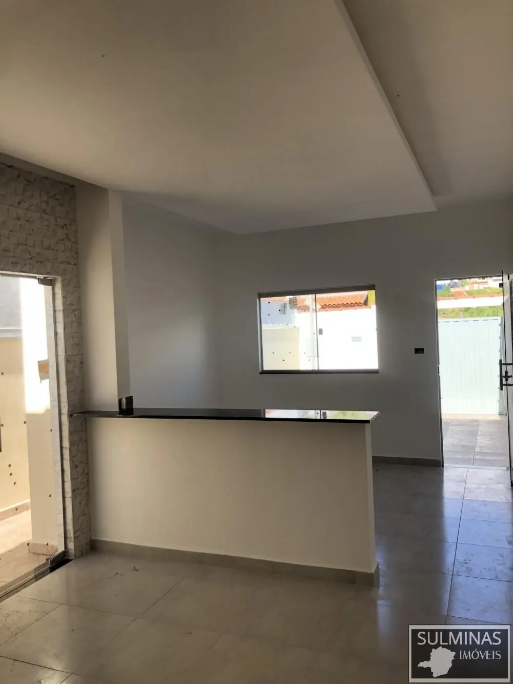 Foto 3 de Casa nova de 2 quartos (1 suíte) com corredor lateral, Jardim das Palmeiras