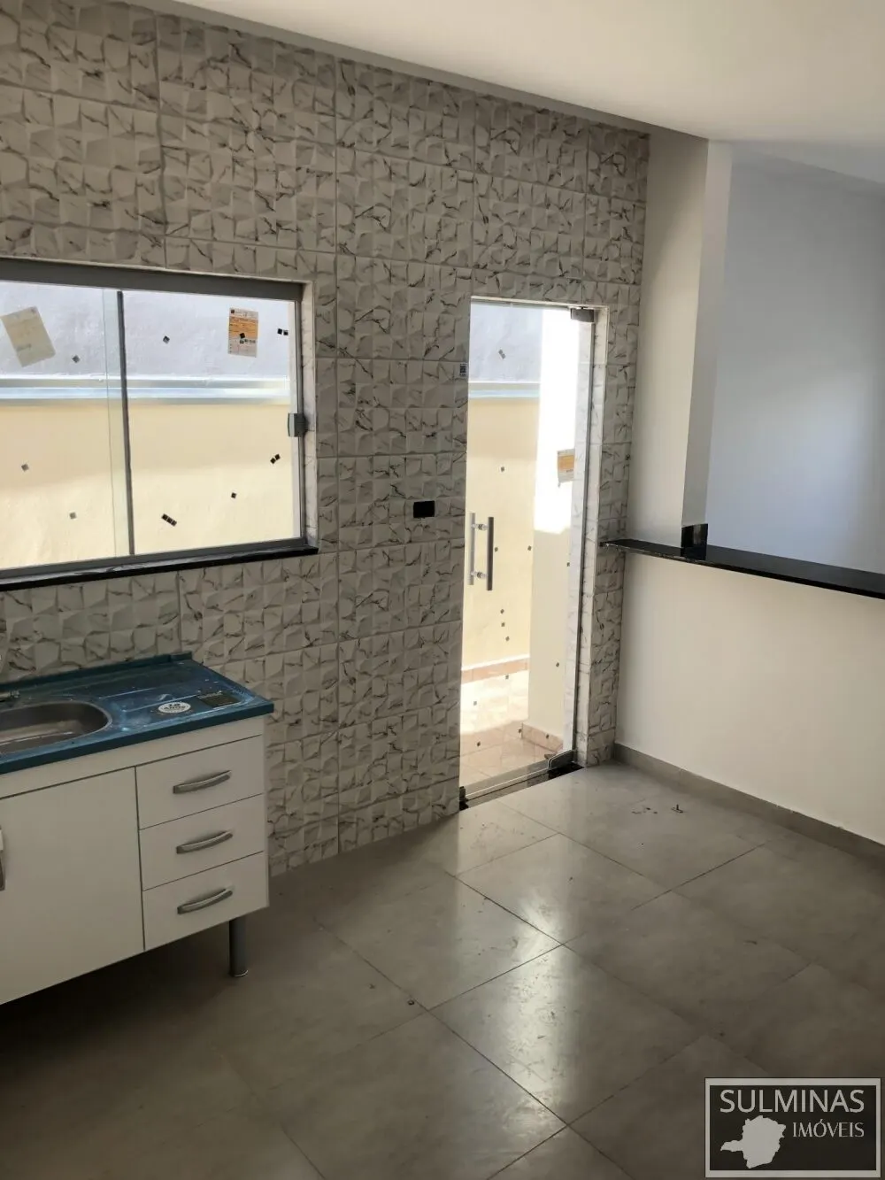 Foto 4 de Casa nova de 2 quartos (1 suíte) com corredor lateral, Jardim das Palmeiras
