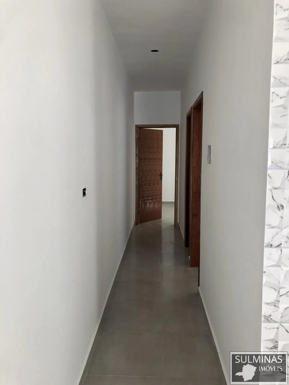 Foto 8 de Casa nova de 2 quartos (1 suíte) com corredor lateral, Jardim das Palmeiras