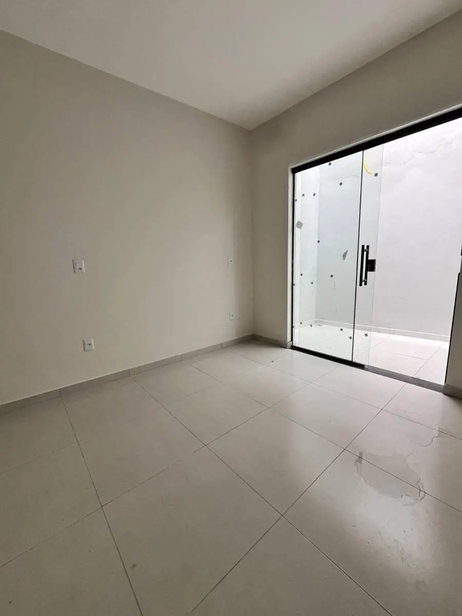 Foto 5 de Casa nova de 2 quartos (1 suíte) com quintal e garagem, Rebourgeon