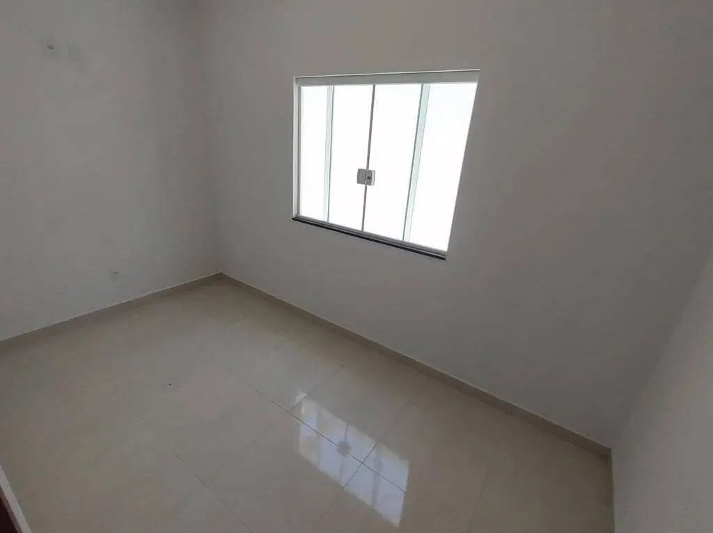 Foto 6 de Casa de 2 quartos (1 suíte) com garagem e quintal, Medicina