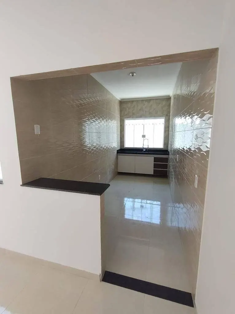 Foto 7 de Casa de 2 quartos (1 suíte) com garagem e quintal, Medicina