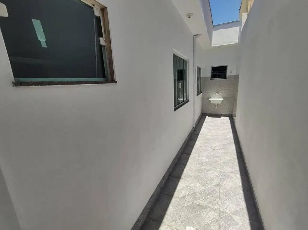Foto 8 de Casa de 2 quartos (1 suíte) com garagem e quintal, Medicina