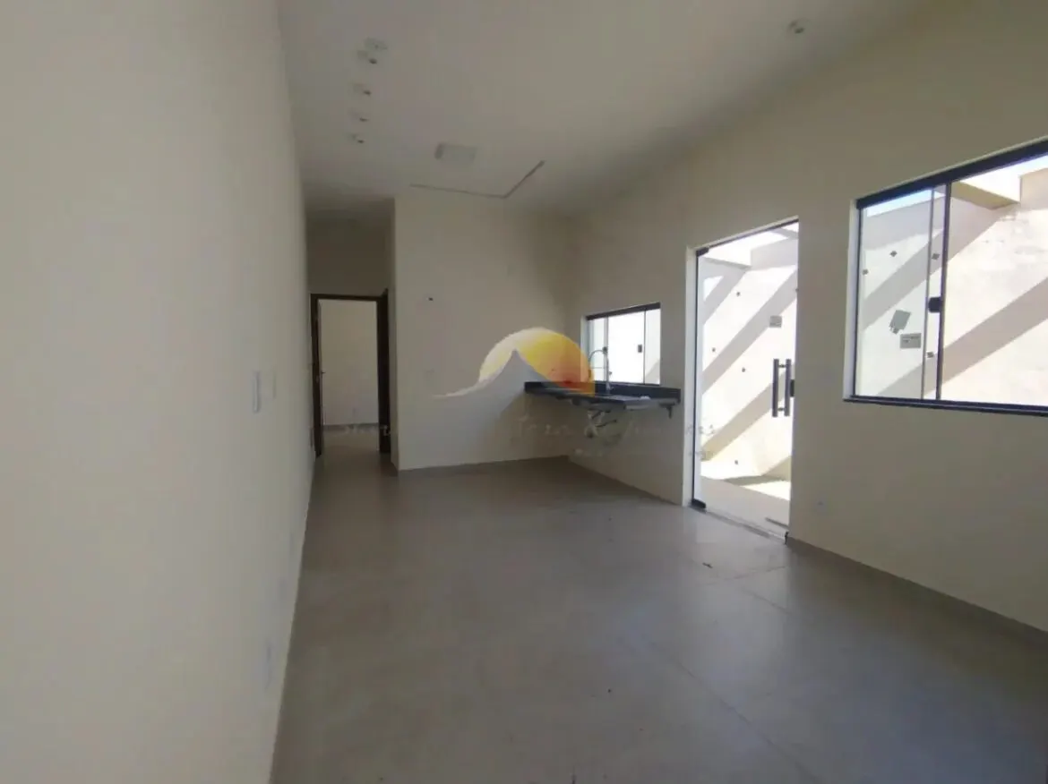 Foto 3 de Casa térrea de 2 quartos (1 suíte) com garagem, Santa Terezinha