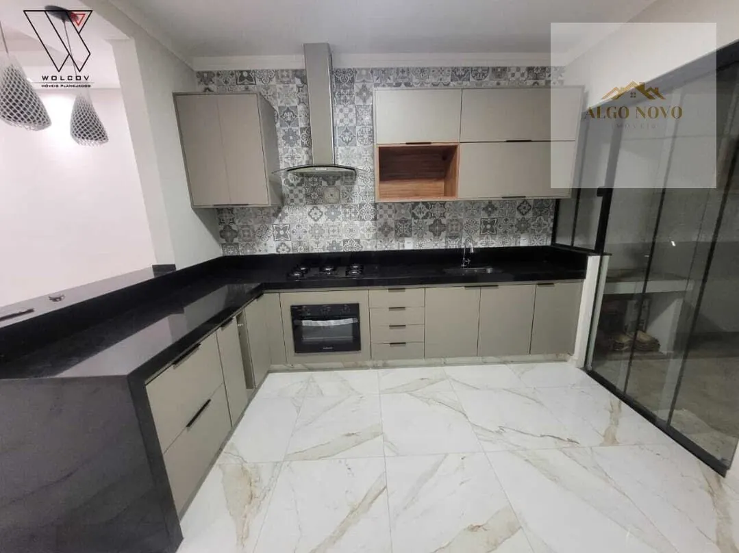 Foto 2 de Casa nova de 2 quartos (1 suíte) com móveis planejados e área gourmet, Varginha
