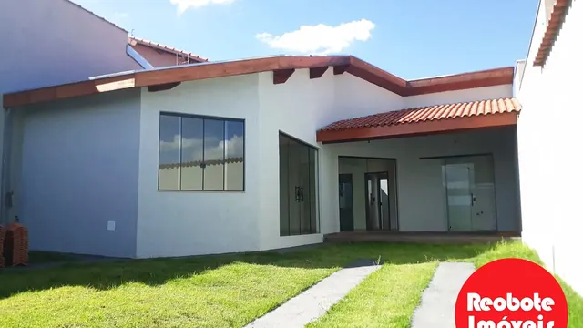 Foto 1 de Casa térrea de 2 suítes com cozinha americana e 4 vagas, Colina Verde