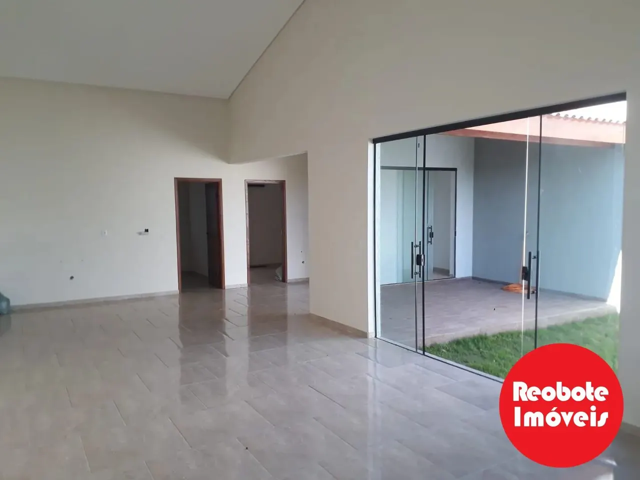 Foto 5 de Casa térrea de 2 suítes com cozinha americana e 4 vagas, Colina Verde